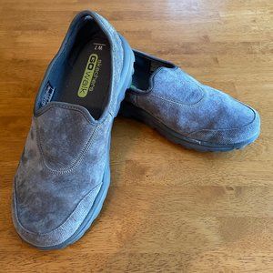 NWOT Size 7 gray Sketchers Go Walk Resalyte slip-ons